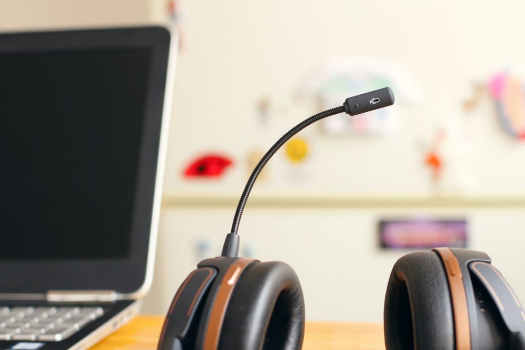 AI phone answering for a small business, agent on a headset